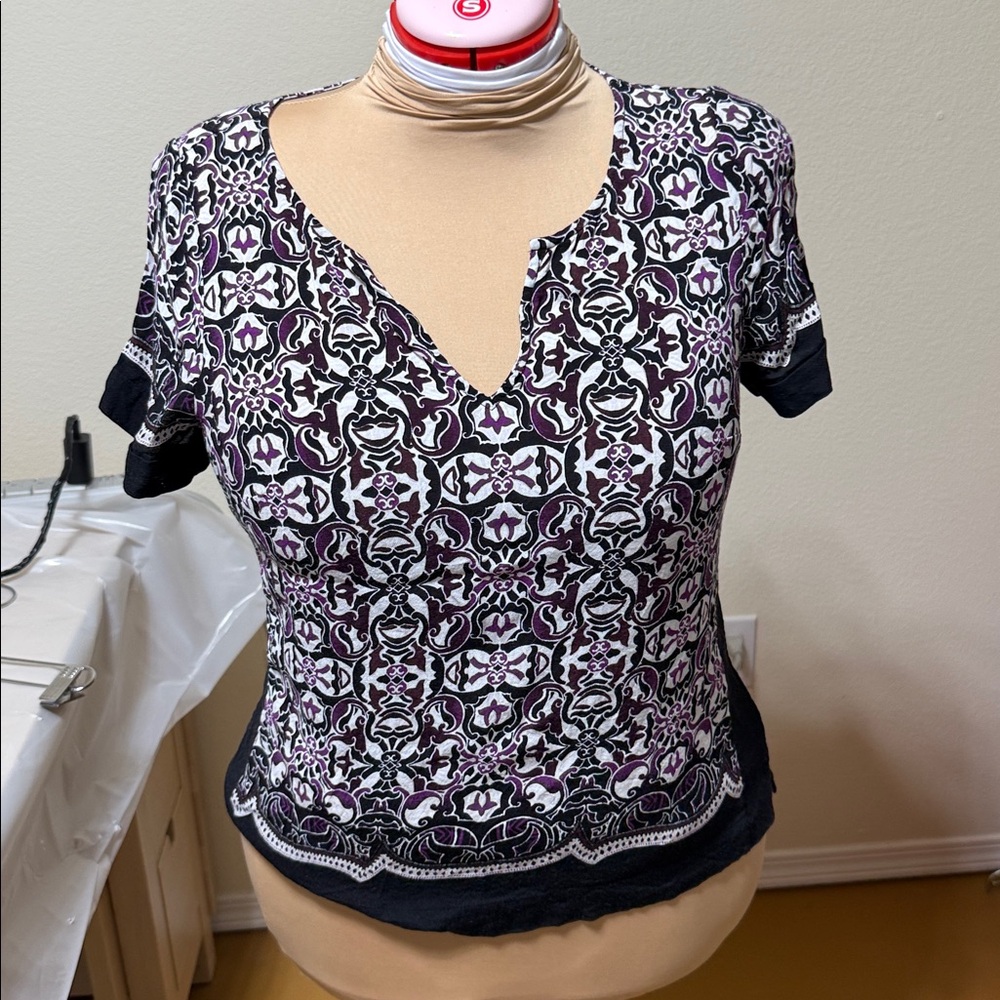 White House Black Market Black and White Patterned Top